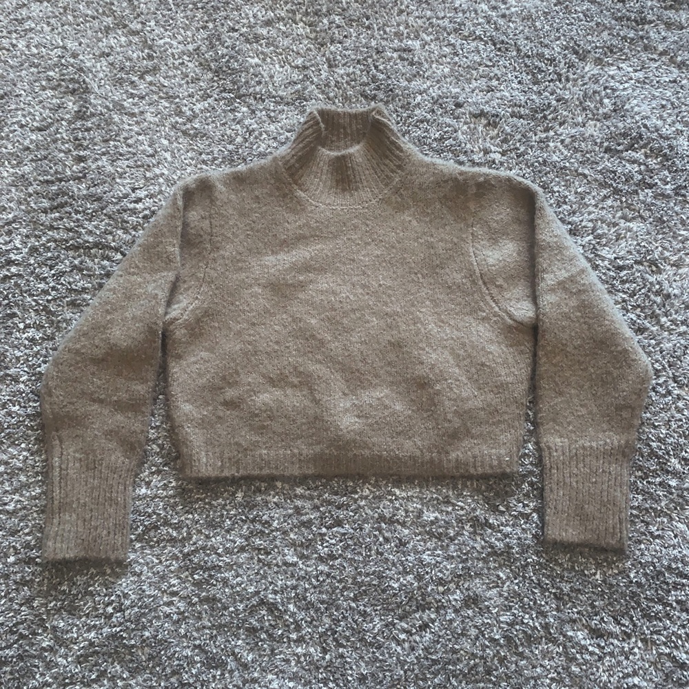 Zara Cropped Mock Neck Sweater Size Medium